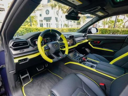 Used 2025 Lamborghini Urus SE image 50