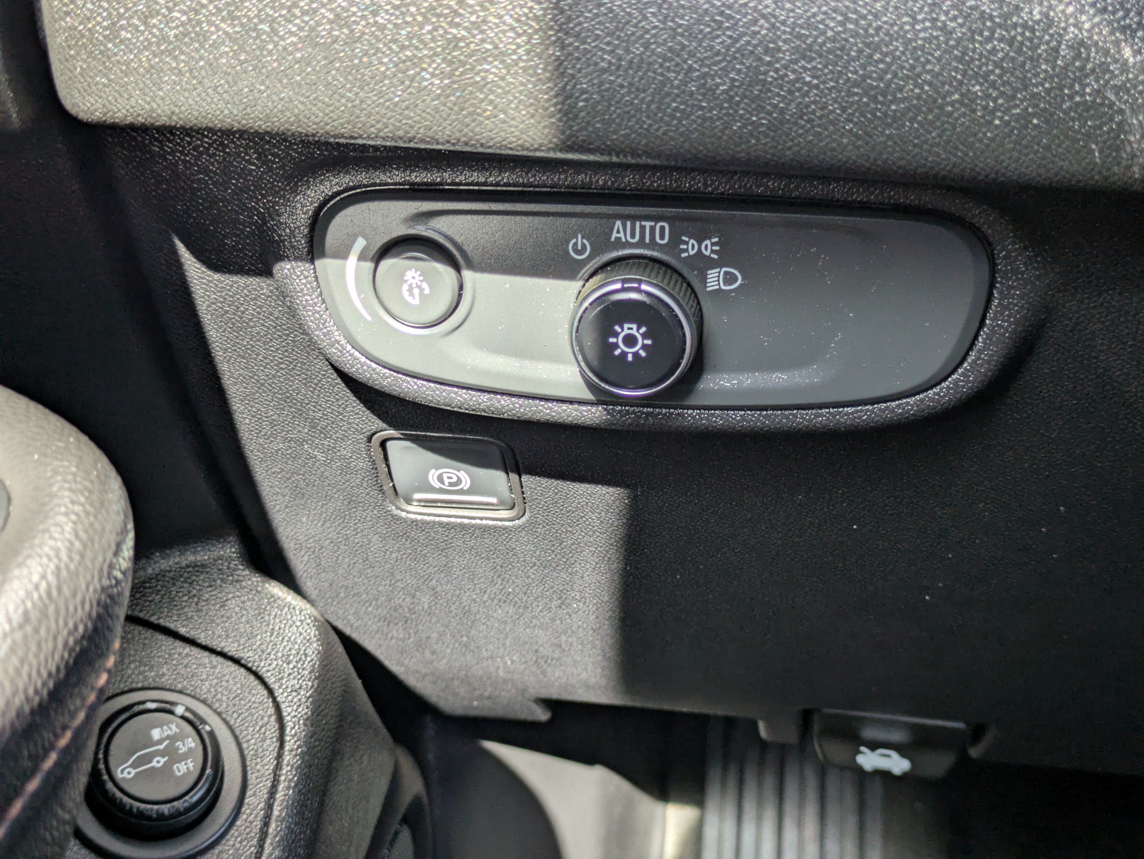 Used 2018 GMC Terrain SLE w/ Driver Convenience Package FWD image 36