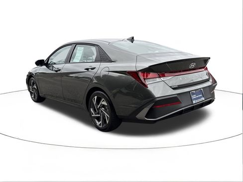 Certified 2025 Hyundai Elantra Sport image 5