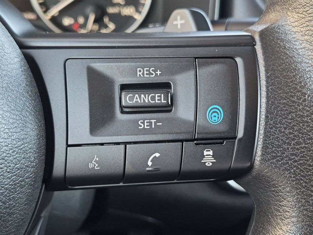 Used 2024 Nissan Rogue SV FWD image 21