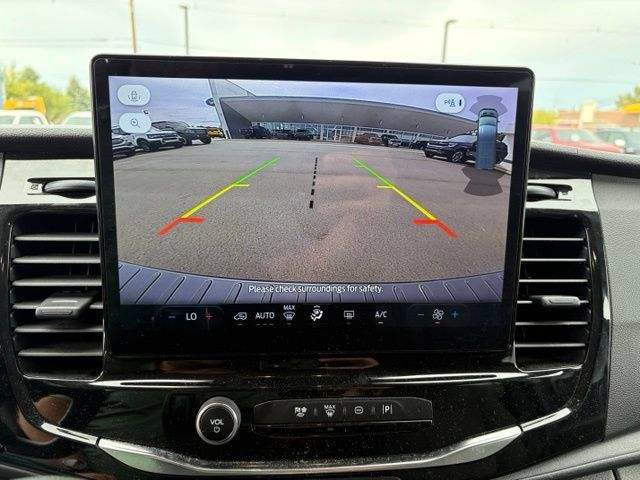 Used 2024 Ford Transit 350 XLT RWD image 18