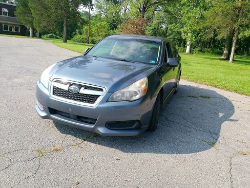 Used 2014 Subaru Legacy 2.5i Premium AWD/4WD image 2