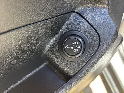 Used 2023 GMC Terrain SLE w/ Driver Convenience Package AWD/4WD image 24
