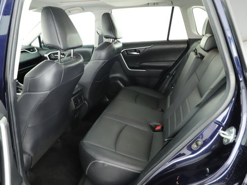 Used 2021 Toyota RAV4 XLE Premium FWD image 19