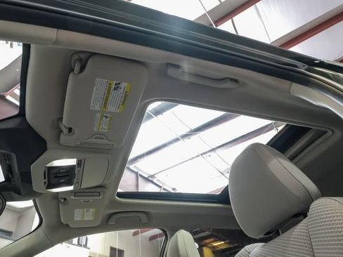 Used 2024 Subaru Forester Premium AWD/4WD image 5