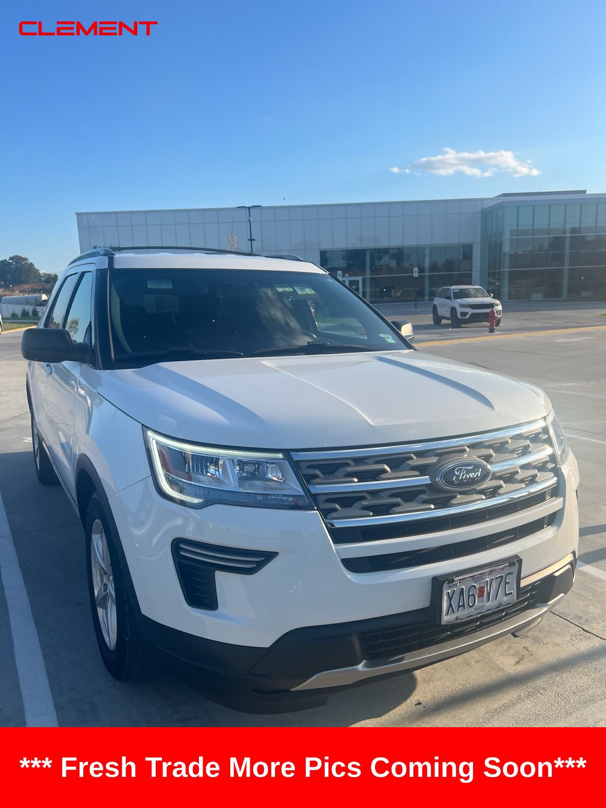 Used 2018 Ford Explorer XLT FWD image 3