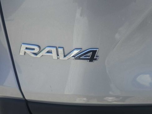 Used 2019 Toyota RAV4 XLE FWD image 20