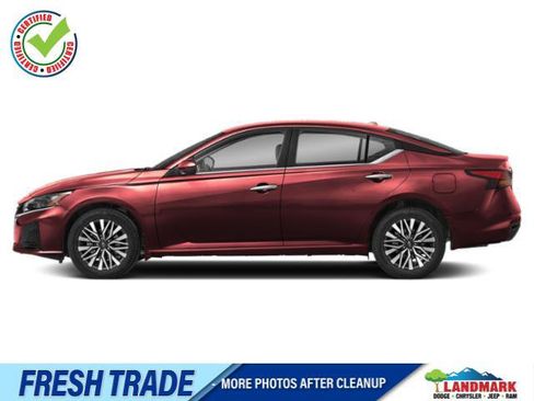 Used 2024 Nissan Altima 2.5 SV FWD image 1