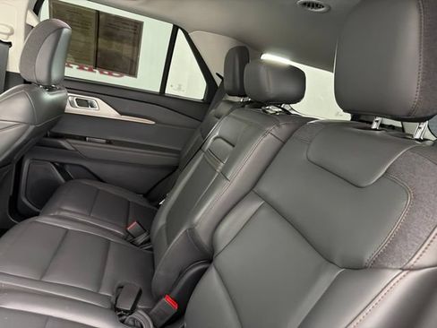Certified 2025 Ford Explorer Active w/ Active Comfort Package RWD image 13