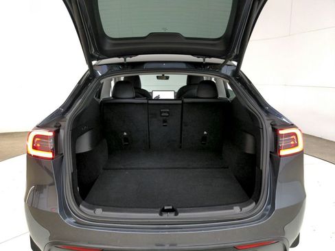 Used 2021 Tesla Model Y Long Range image 29