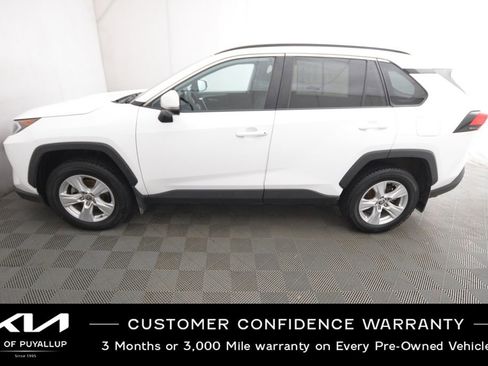 Used 2021 Toyota RAV4 XLE image 8