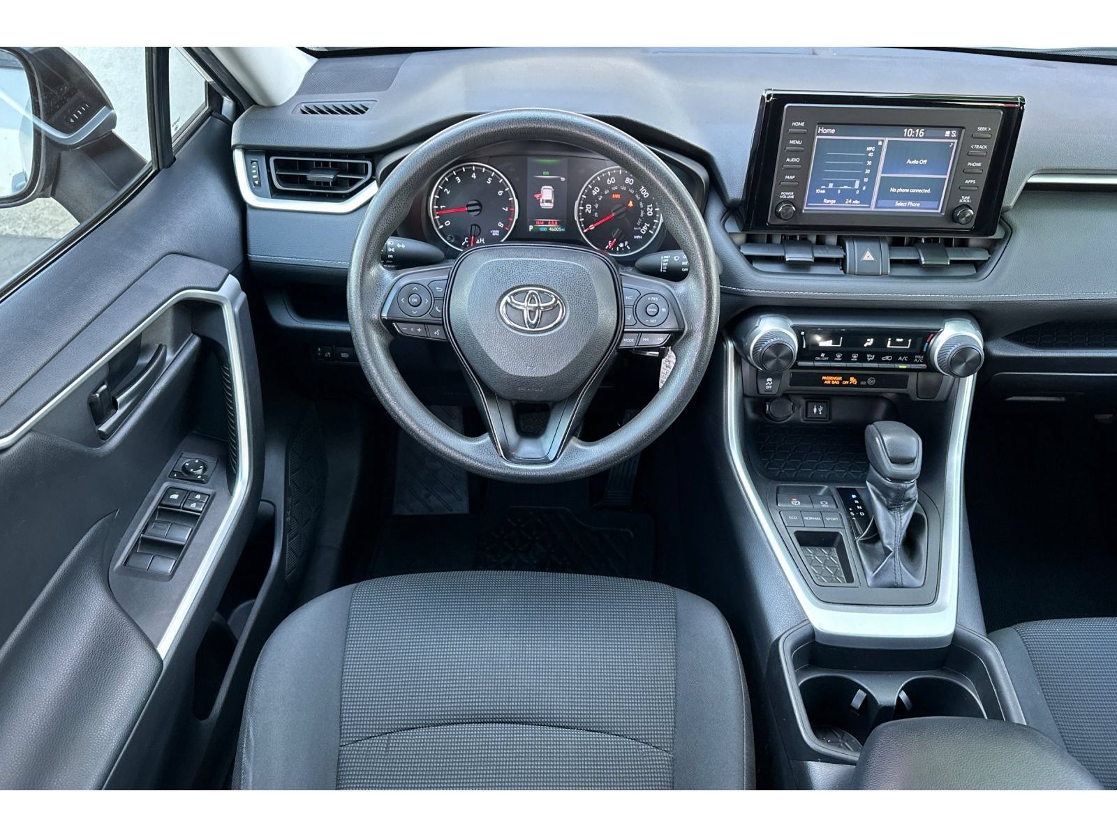 Used 2019 Toyota RAV4 LE w/ Carpet Mat Package FWD image 15