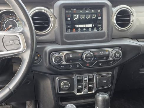 Used 2020 Jeep Wrangler Unlimited Sahara AWD/4WD image 10
