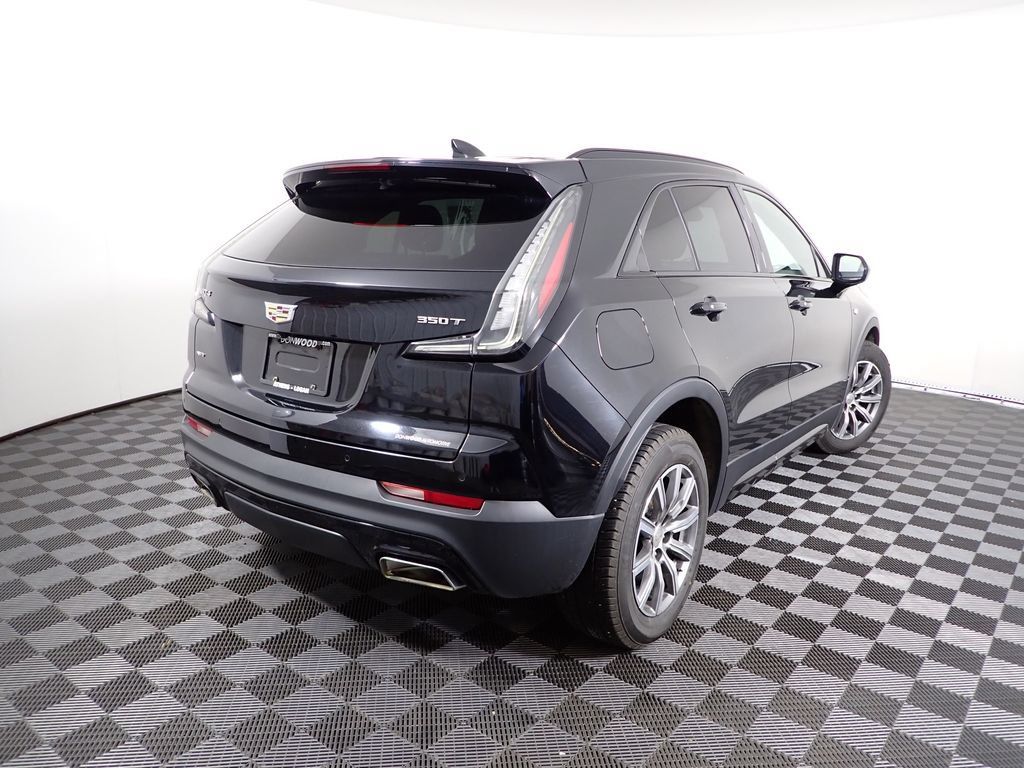 Used 2020 Cadillac XT4 Sport w/ Driver Awareness Package AWD/4WD image 17