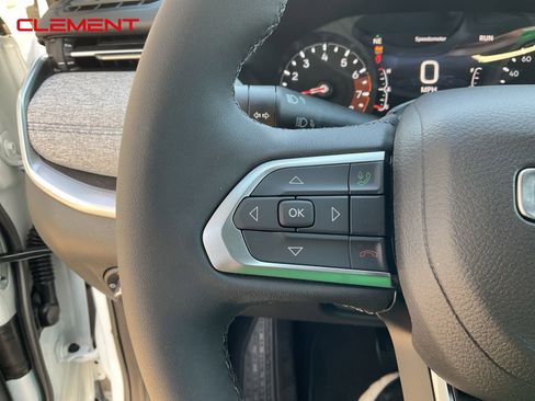 New 2026 Jeep Compass Latitude image 9