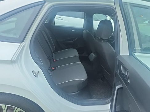 Used 2026 Volkswagen Jetta SE FWD image 6