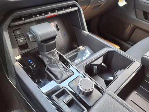 New 2026 Toyota Tundra SR5 AWD/4WD image 15