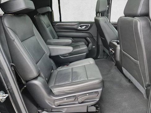 Used 2021 Chevrolet Suburban LT RWD image 20