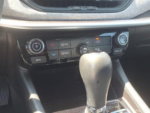 Used 2024 Jeep Compass Latitude AWD/4WD image 15