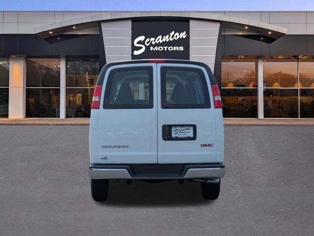 New 2026 GMC Savana 2500 w/ Chrome Appearance Package RWD image 4