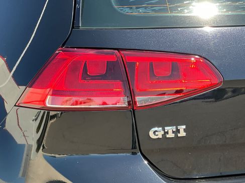 Used 2017 Volkswagen GTI S FWD image 31