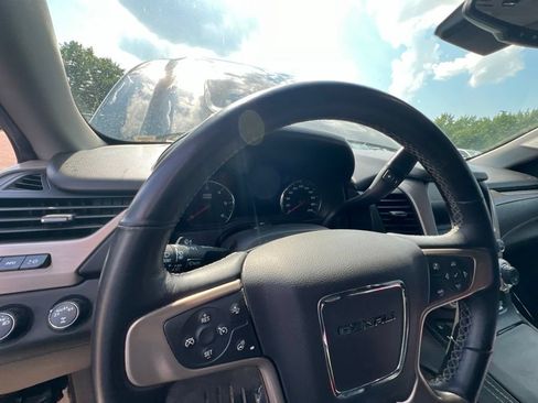 Used 2018 GMC Yukon Denali w/ Denali Ultimate Package AWD/4WD image 20