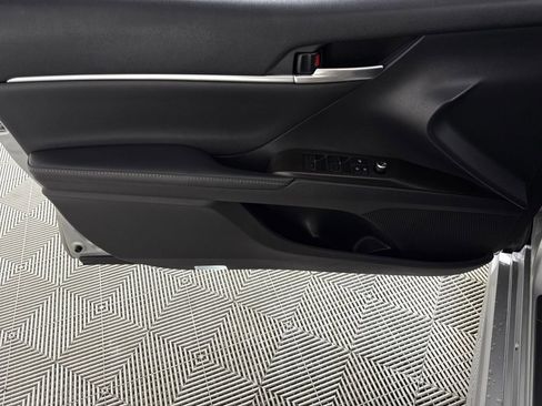 Used 2021 Toyota Camry XSE image 9