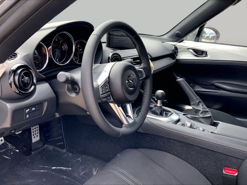 New 2026 MAZDA MX-5 Miata Club w/ Interior Package RWD image 8