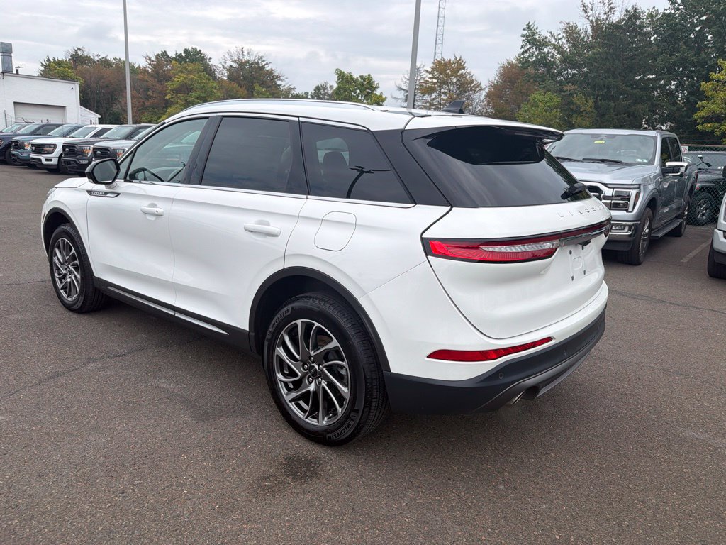 Certified 2022 Lincoln Corsair AWD w/ Equipment Group 101A image 4