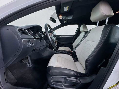 Used 2016 Volkswagen Jetta Sport image 15