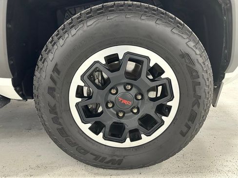 Used 2025 Toyota 4Runner TRD Off-Road image 61
