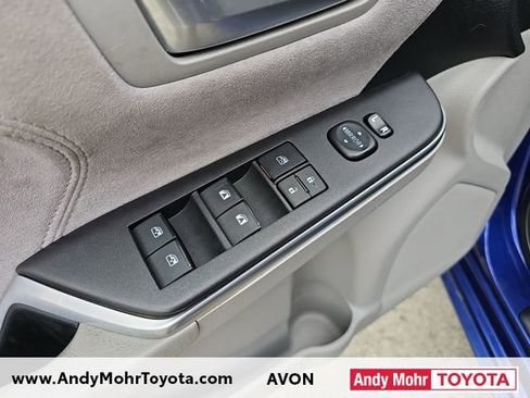 Used 2015 Toyota Camry XSE image 11