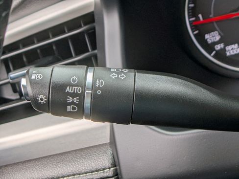 Used 2023 GMC Acadia SLT AWD/4WD image 30