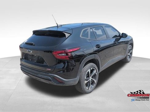 Used 2025 Chevrolet Trax RS w/ Driver Confidence Package FWD image 6