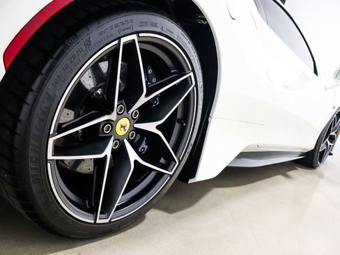 Used 2020 Ferrari 488 Pista Spider RWD image 34