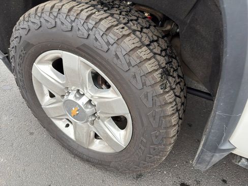 Used 2023 Chevrolet Silverado 2500 LTZ image 10