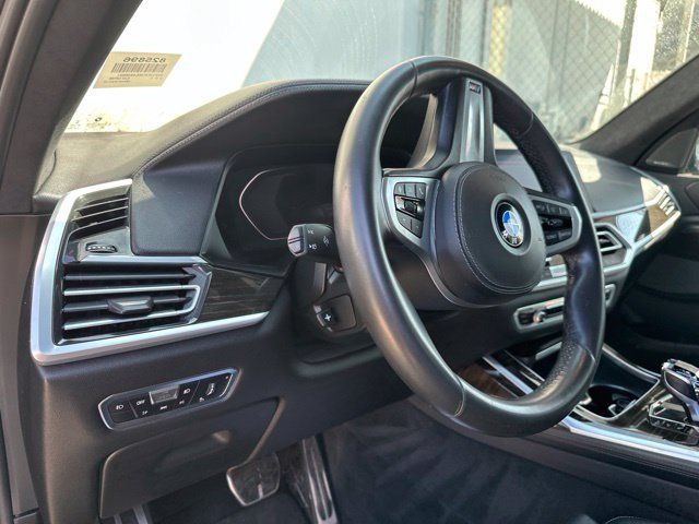 Used 2020 BMW X7 xDrive40i w/ M Sport Package AWD/4WD image 14