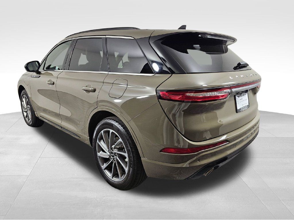 Certified 2025 Lincoln Corsair Grand Touring AWD/4WD image 5