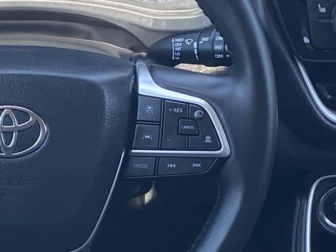 Certified 2025 Toyota Grand Highlander FWD image 19