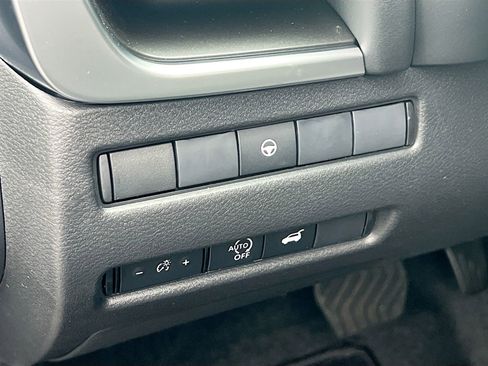 New 2026 Nissan Rogue SV FWD image 10