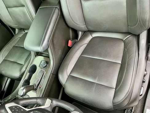 Used 2019 GMC Acadia SLT FWD image 39