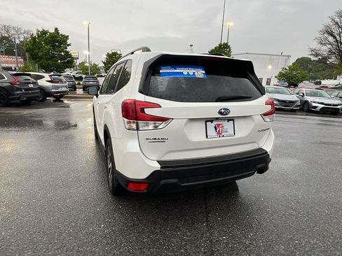 Used 2020 Subaru Forester Premium AWD/4WD image 6