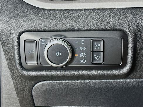 Used 2023 Ford Explorer XLT w/ Equipment Group 202A AWD/4WD image 17