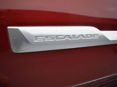Used 2020 Cadillac Escalade ESV Premium Luxury image 48