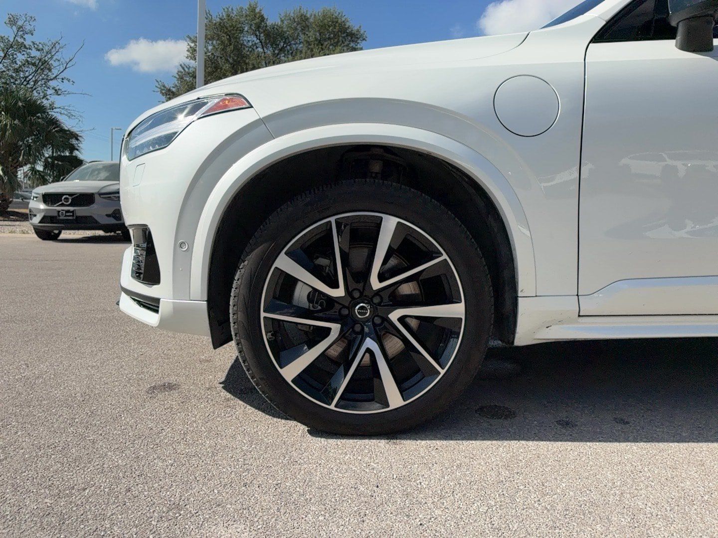 Certified 2023 Volvo XC90 T8 Plus w/ Protection Package AWD/4WD image 10