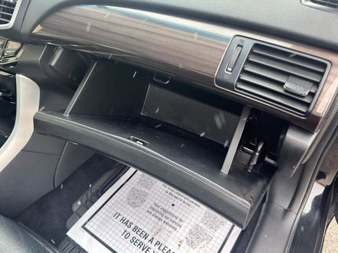 Used 2017 Honda Accord EX-L image 31