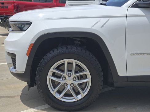 Used 2023 Jeep Grand Cherokee L Laredo AWD/4WD image 8