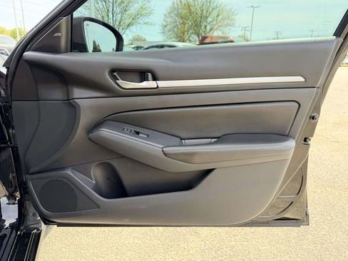 Used 2022 Nissan Altima 2.5 SV image 8