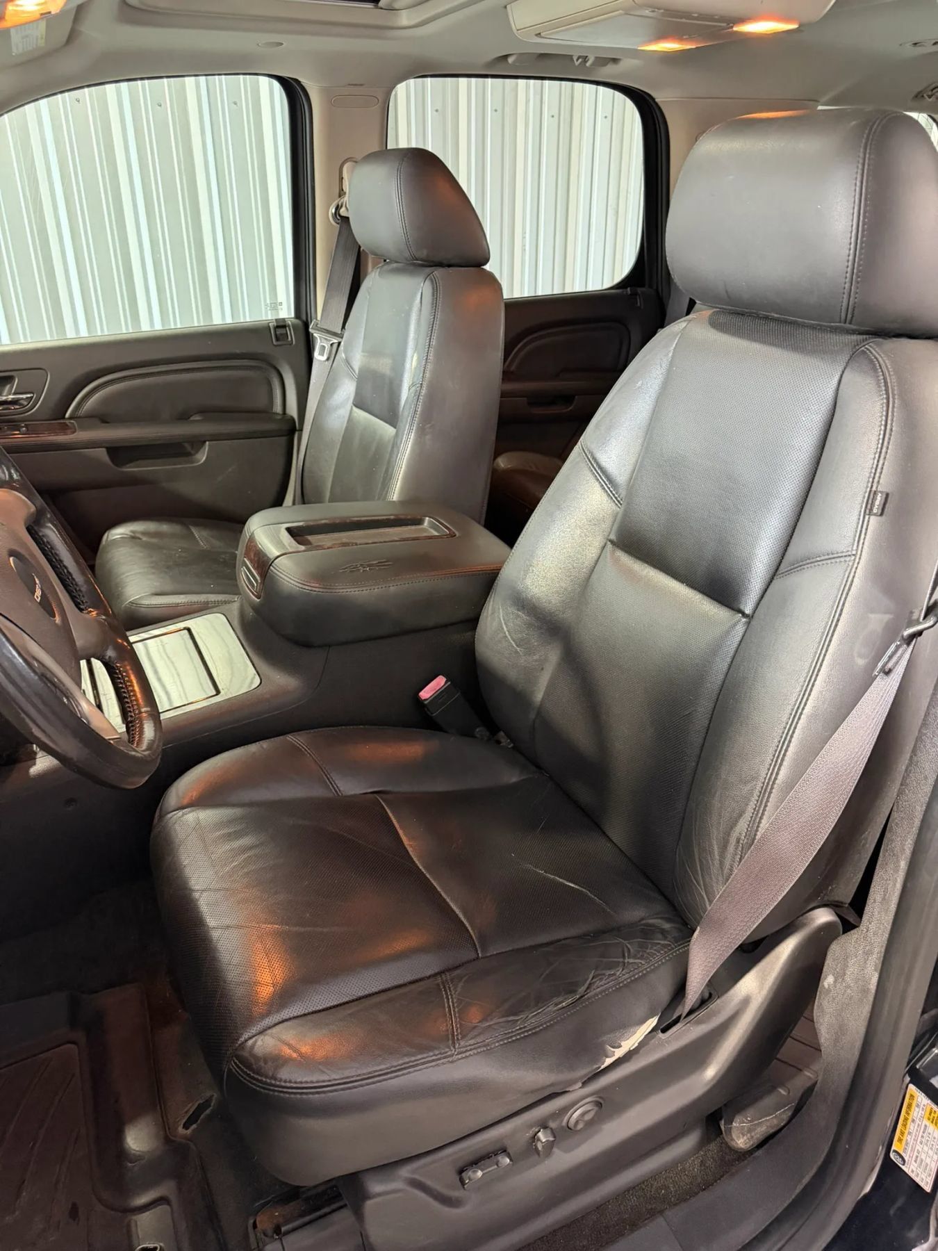Used 2011 GMC Yukon Denali RWD image 11
