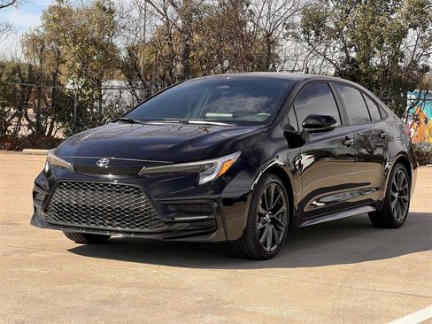 Used 2024 Toyota Corolla SE image 8